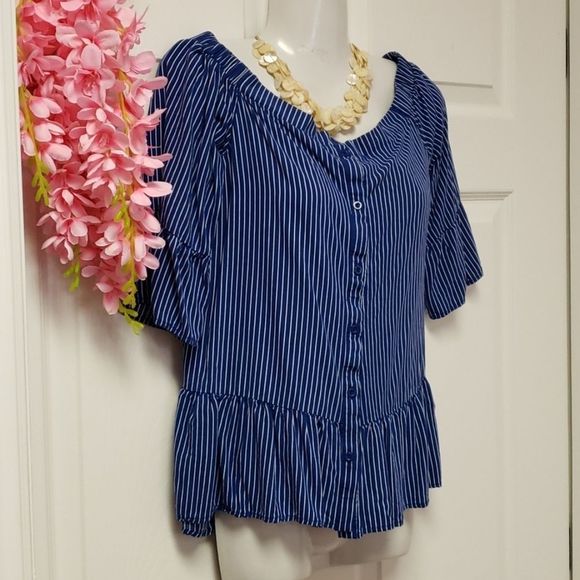 NWOT ๐๐Paper Crane Striped Blue BLOUSE ๐ TOP - Picture 8 of 11